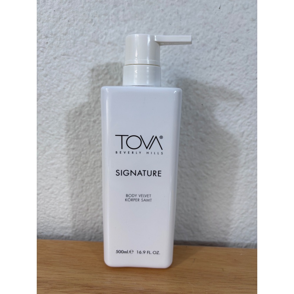 TOVA Signature Body Velvet Women 16.9 oz White Pump Bottle Luxury Lotion